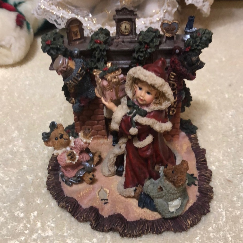 Boyds Yesterdays' Child Celebration Series #6 Sandra Claus...Christmas Morning